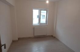 Apartament 3 camere, etaj intermediar, zona Sub Stadion
