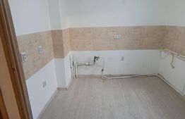 Apartament 3 camere, etaj intermediar, zona Sub Stadion