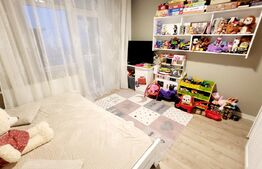 Apartament cu 4 camere, 2 bai, 2 balcoane, loc de parcare, zona Cetate 