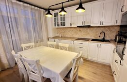 Apartament cu 4 camere, 2 bai, 2 balcoane, loc de parcare, zona Cetate 