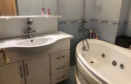 Apartament cu 3 camere, pe doua etaje, cu terasa, Ultracentrala