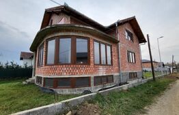 Casă individuală, 5 camere, în Sebeș