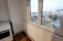 Apartament cu 2 camere, 54 mp, balcon inchis, zona Ampoi
