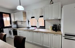 Casa cu 4 camere, curte privata, panouri fotovoltaice, Cetate