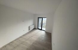 Apartament cu 3 camere, decomandat, etaj intermediar, Cetate