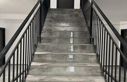 Apartament cu 3 camere, decomandat, etaj intermediar, Cetate