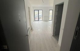 Apartament cu 3 camere, decomandat, etaj intermediar, Cetate
