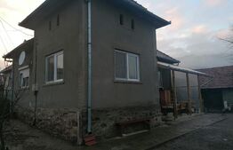 Casa renovata, 75mp utili pe un teren de 3650 mp, comuna Metes