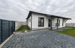 Casă pe parter, 4 camere, placă turnată, zona Micești