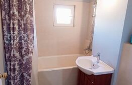 Apartament cu 3 camere, 2 bai, zona Cetate, et intermediar