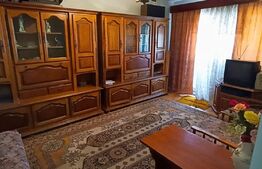 Apartament cu 3 camere, 2 bai, zona Cetate, et intermediar