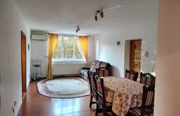 Apartament 3 camere, 72 mp Semidecomandat