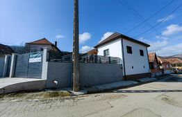 Casă individuală cochetă cu 5 camere, sat Tibru