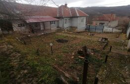 Casa de vanzare 3camere plus anexe in loc. Capud