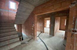 Casa de 350 mp, 700 mp teren, Sard