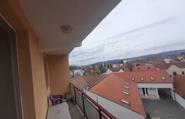 Apartament 3 camere 72 mp 