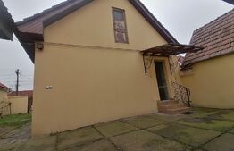 Casa 2 camere bucatarie si gradina 80 mp utili zona Sebes