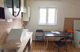 Apartament cu 3 camere, etaj 1, zona Cetate