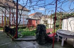 Casa cu 2 apartamente, in Sebes