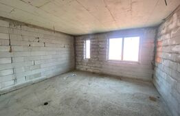 Constructie la rosu cu 6 apartamente