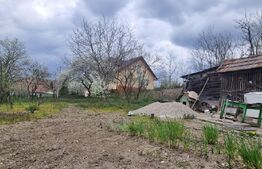 Teren cu casa demolabila 745 mp in com. Unirea