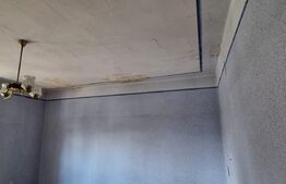 Casa P+2 cu 2 spatii comerciale la parter, in Sebes