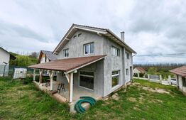 Casă cu garaj, 4 camere, 700 mp teren, zona  Limba - Ciugud