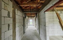 Casă cu garaj, 4 camere, 700 mp teren, zona  Limba - Ciugud