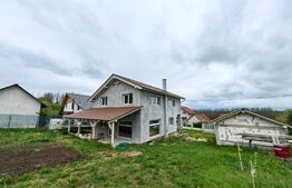 Casă cu garaj, 4 camere, 700 mp teren, zona  Limba - Ciugud