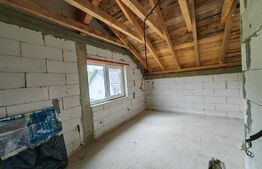 Casă cu garaj, 4 camere, 700 mp teren, zona  Limba - Ciugud