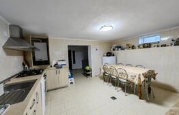 Casă individuală cu garaj, 5 camere, 250mp, zona Petrești - Sebeș