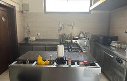 Afacere la cheie-restaurant-in zona 0 langa Catedrala