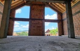 Casă individuală la roșu, 1007mp teren, zona Vințu de Jos