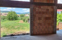 Casă individuală la roșu, 1007mp teren, zona Vințu de Jos