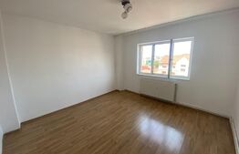 Apartament 2 camere, etaj 3, decomandat, zona Stadion
