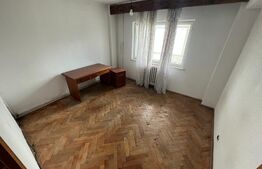 Apartament 3 camere, 72mp, balcon, zona Cetate 