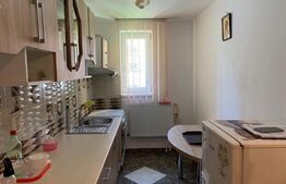 Apartament 3 camere, 99 mp, decomandat,  zona Cetate