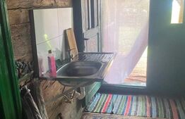 Casa de vacanta 3 camere baie 10 ha teren