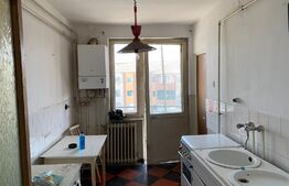 Apartament 3 camere, decomandat, 74 mp, zona Micro