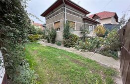 Casa pozitionata central 4 camere, baie, bucatarie, 630 mp teren cu un vad excelent in Sebes