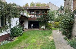 Casa pozitionata central 4 camere, baie, bucatarie, 630 mp teren cu un vad excelent in Sebes