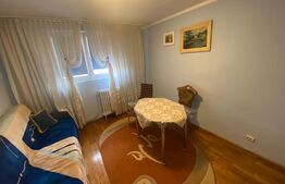 Apartament 3 camere, etaj intermediar, balcon, zona Cetate Piata