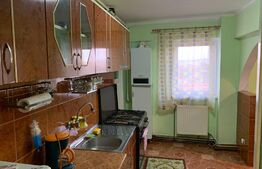 Apartament 4 camere , 79 mp, balcon, zona Sebes