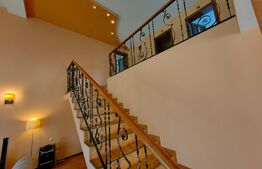 Casă cu 7 camere, teren 2300 mp, zona Sebeș - Petrești