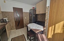 Apartament 3 camere, balcon, 63 mp, zona Cetate