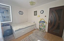 Apartament 3 camere, balcon, 63 mp, zona Cetate