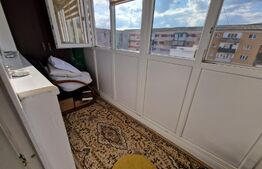 Apartament 2 camere, 53 mp, balcon, zona Cetate