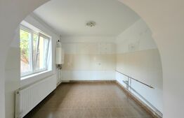 Casă individuală, 4 camere, 292 mp teren, zona Central