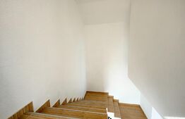 Spațiu comercial/birouri + apartament 2 camere, Sebeș