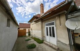 Casă 3 camere, 1000 mp teren, zona Sebeș - Grivița